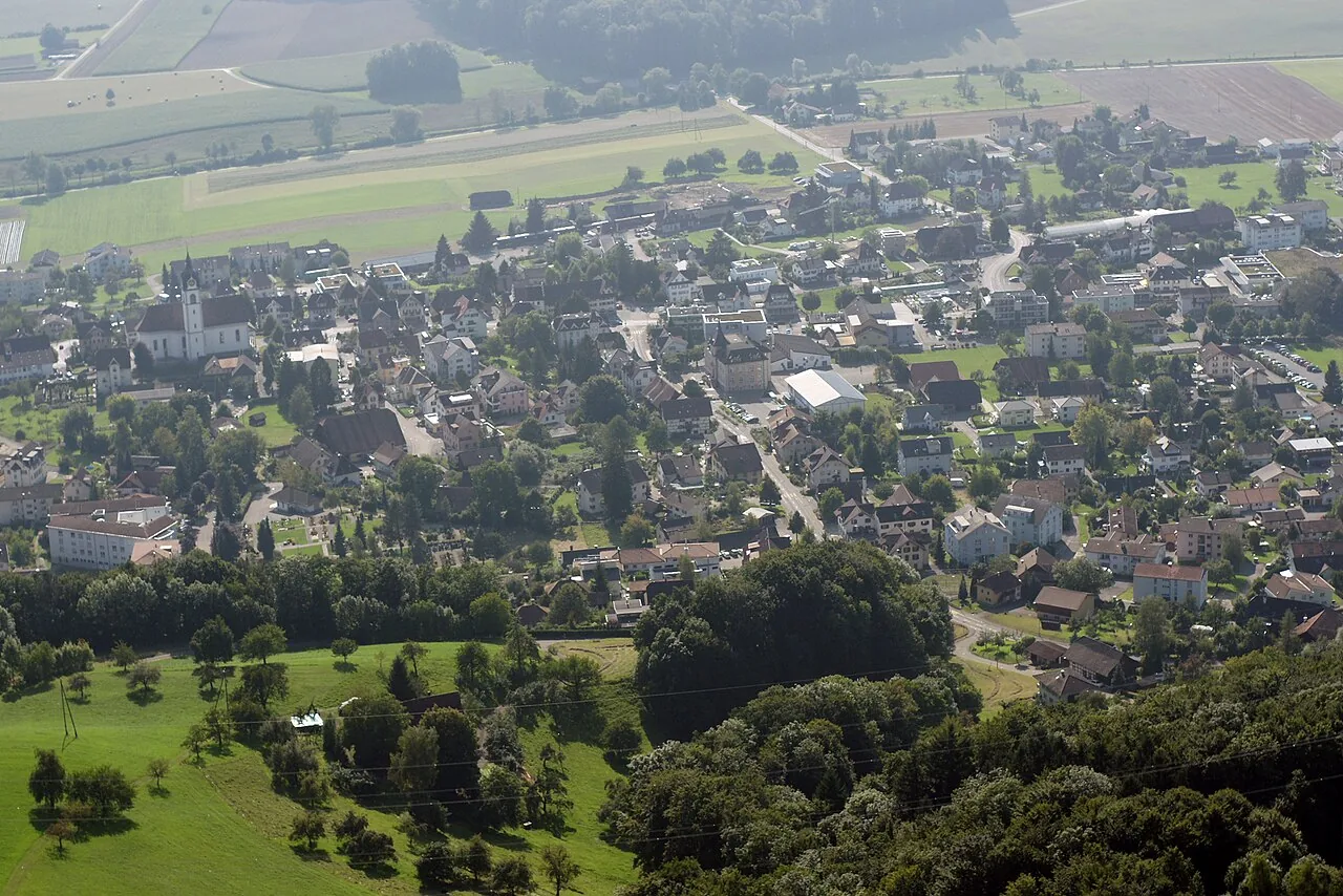 Luftaufnahme des Ortskerns von Triengen im Kanton Luzern